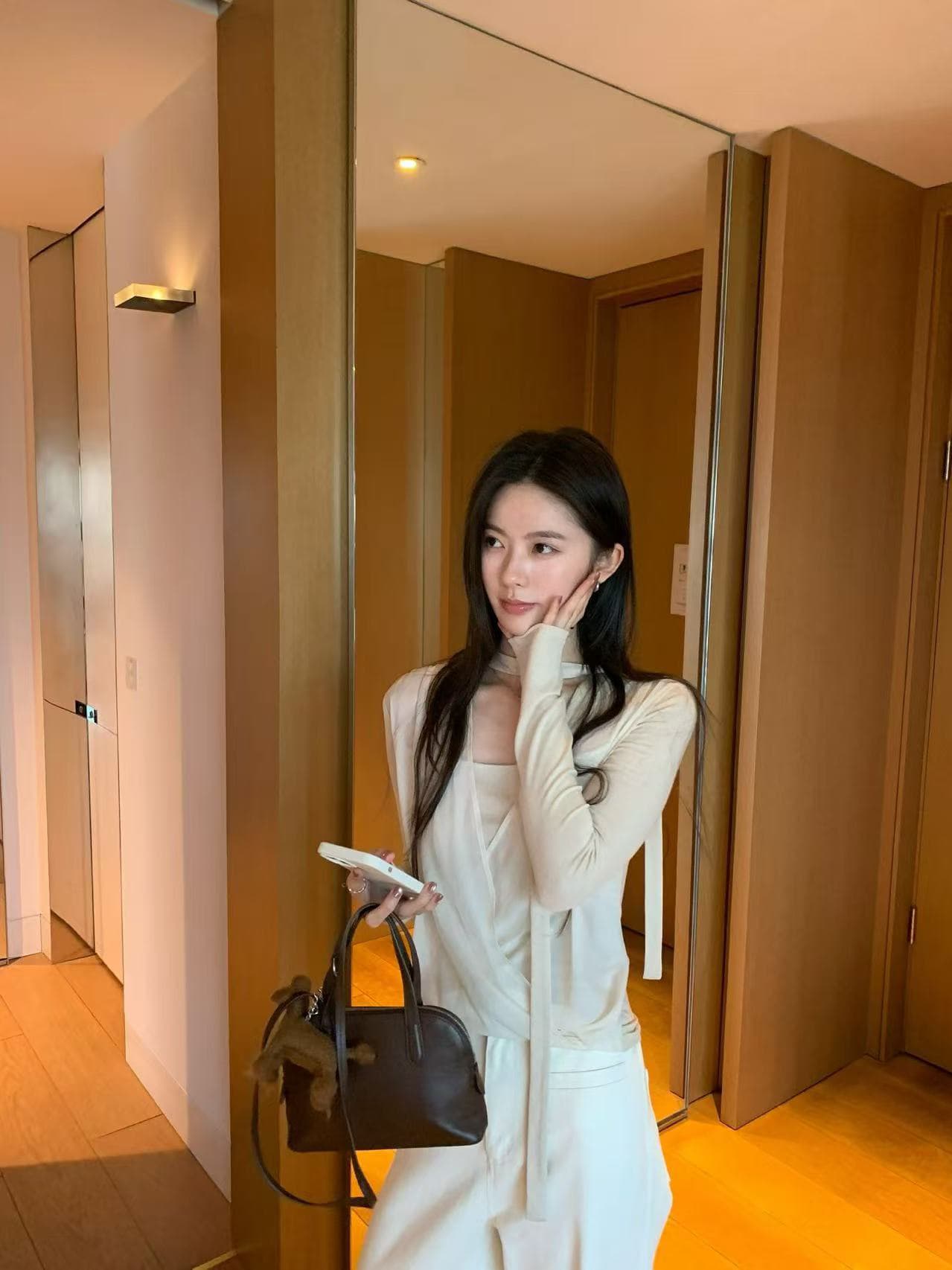 프랑스식 부드러운 바람 행침 목 리본 여성 셔츠 2026 새로운 가을 얇은 스타일 페이크 레이어드 긴팔 작은 셔츠 맨위 이미지 3