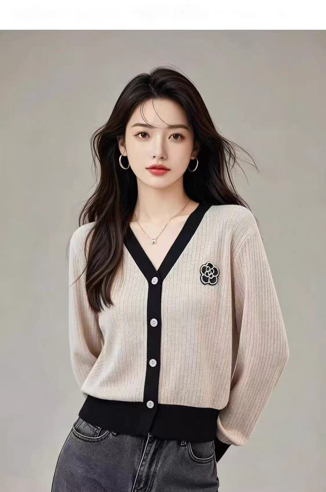 유럽 상품 고급 동백 나무 자수 V넥 니트 오픈 가디건 여성 2026 가을 새로운 슬림해 보이는 품격 긴팔 맨위 상세 이미지 4