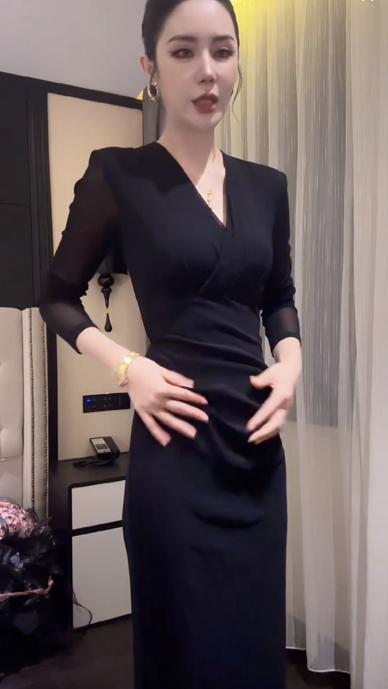 가을 신제품 도시 분위기 센스 V넥 긴팔 드레스 가져 가라. 숙련 된 로얄 자매 바람 상세 이미지 2
