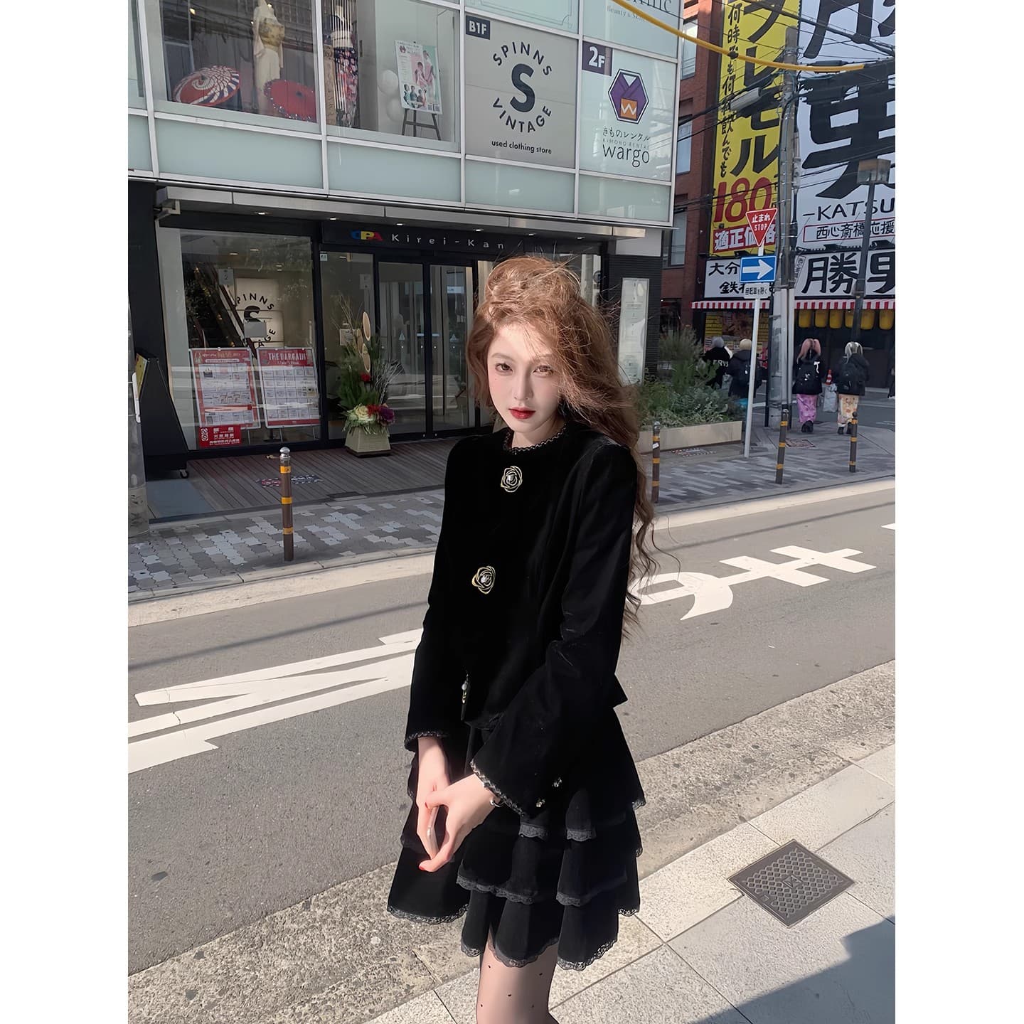 먹는다. 녹색 접시 블랙 골드 3.0 신제품 88 접기 레트로 벨벳 골드 선 자수 가을 품격 재킷 이미지 3