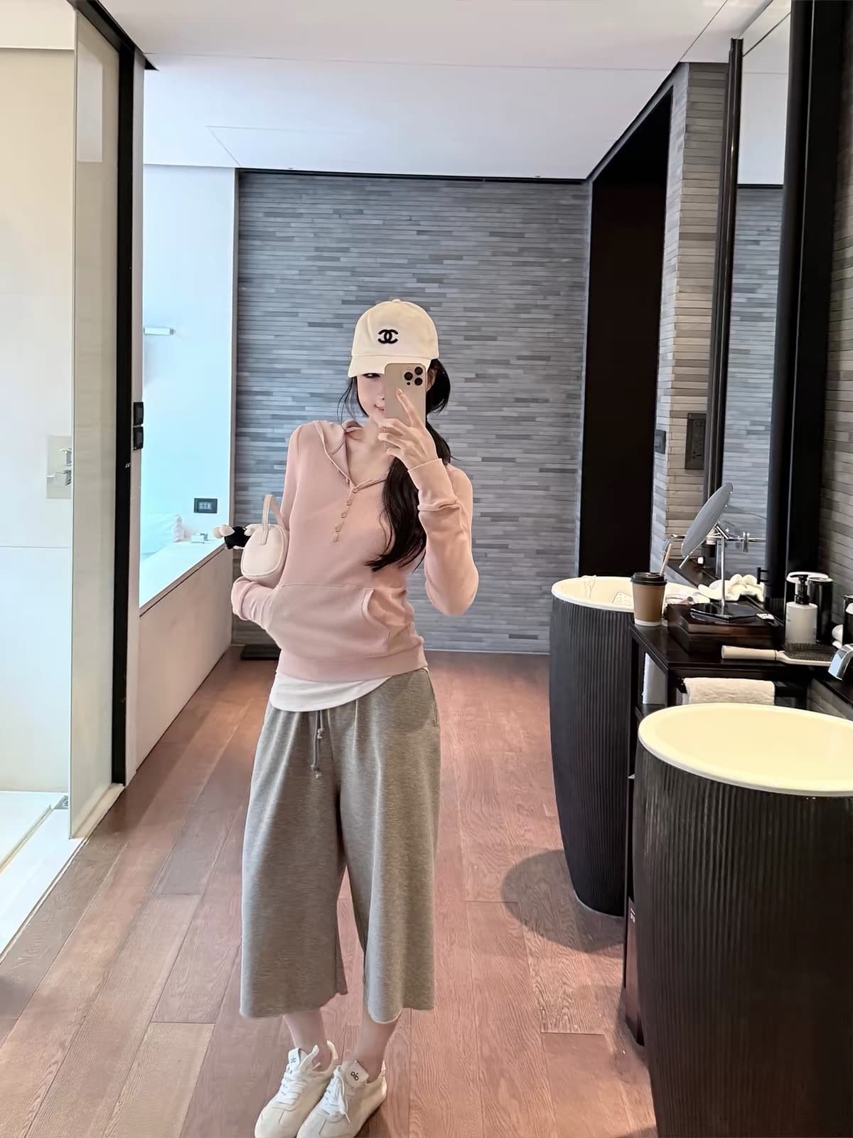laareetoo 샤오 후아 남편 그리드 후드티 여성 가을 2026 새로운 헨리 칼라 디자인 센스 맨위 슬림해 보이는 이미지 4