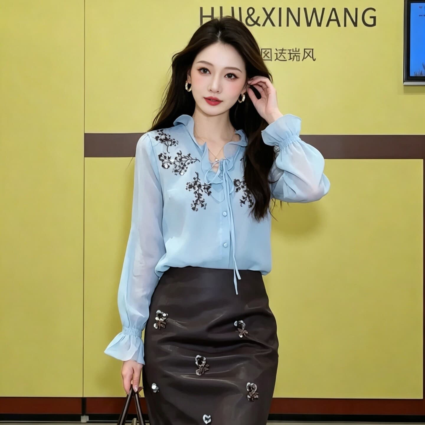 보여주기 그리고 고급 양모 파빌리온 2026 이른 가을 새로운 패션 프릴 칼라 무거운 작업 비즈 박기 긴팔 셔츠 여성 셔츠 상세 이미지 3