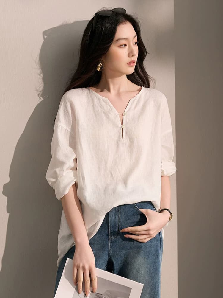2026 가을 새로운 오래된 돈 바람 화이트 셔츠 셔츠 루즈핏 V넥 맨위 여성 이미지 2