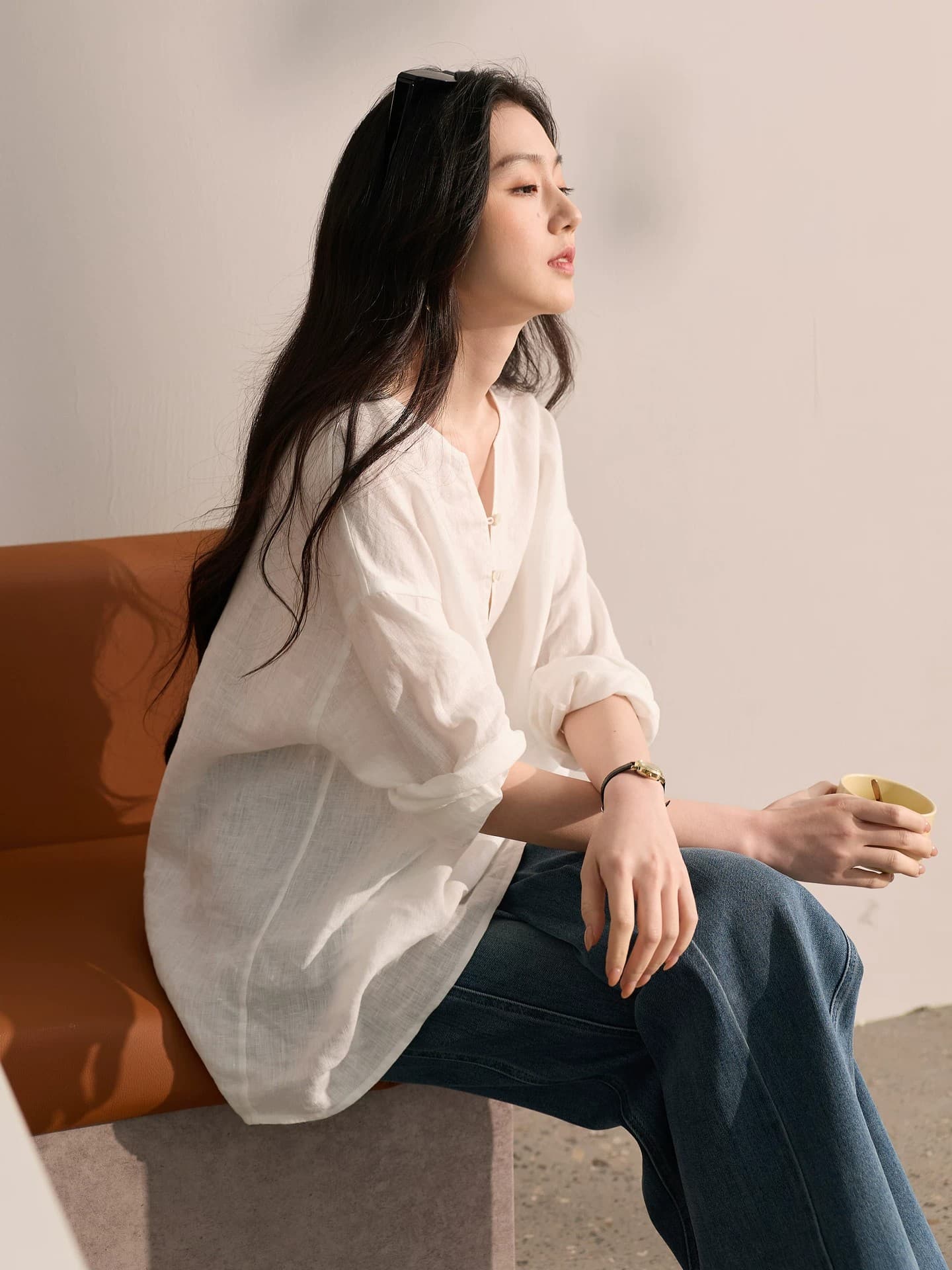 2026 가을 새로운 오래된 돈 바람 화이트 셔츠 셔츠 루즈핏 V넥 맨위 여성 이미지 3