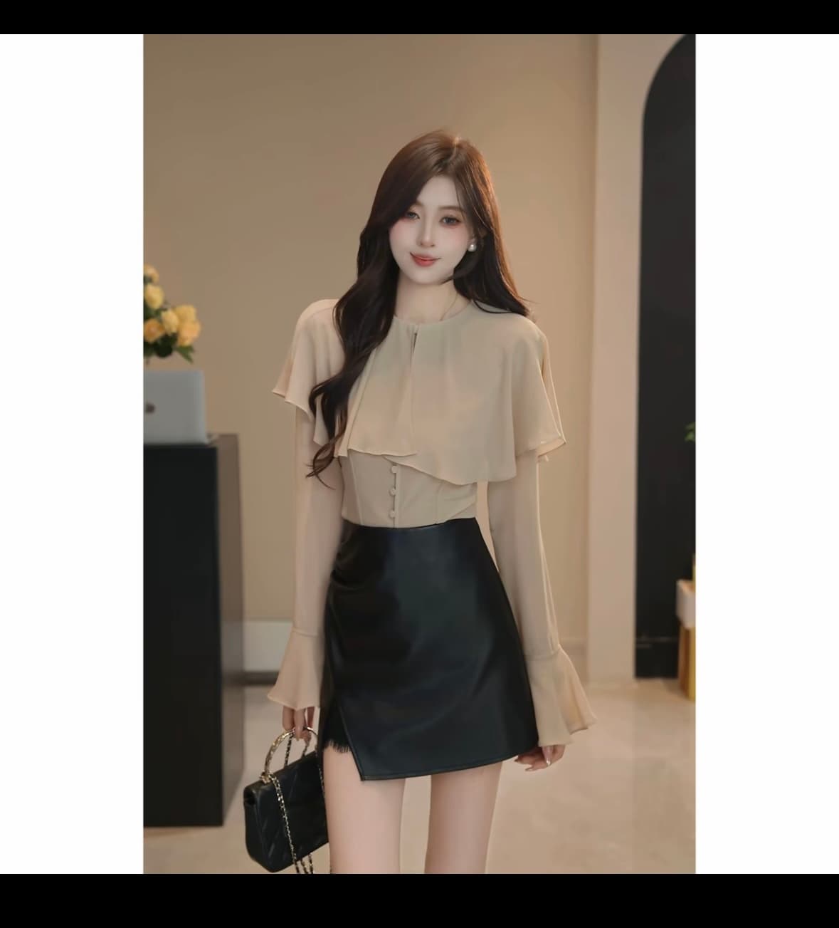 프랑스식 부드러운 프릴 디자인 센스 슬림해 보이는 품격 셔츠 쇼트 스타일 가죽 스커트 두 조각 여성 세트 상세 이미지 4