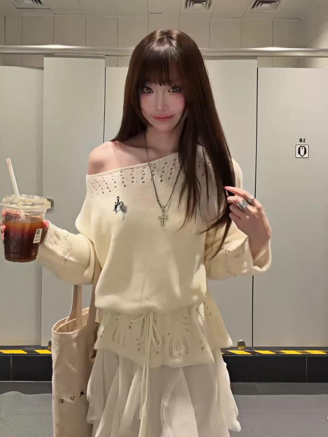 한 부서 부드러운 바람 홀로우 아웃 오프숄더 니트 스웨터 가을 느긋한 루즈핏 레이스업 허리 수축 긴팔 맨위 상세 이미지 3