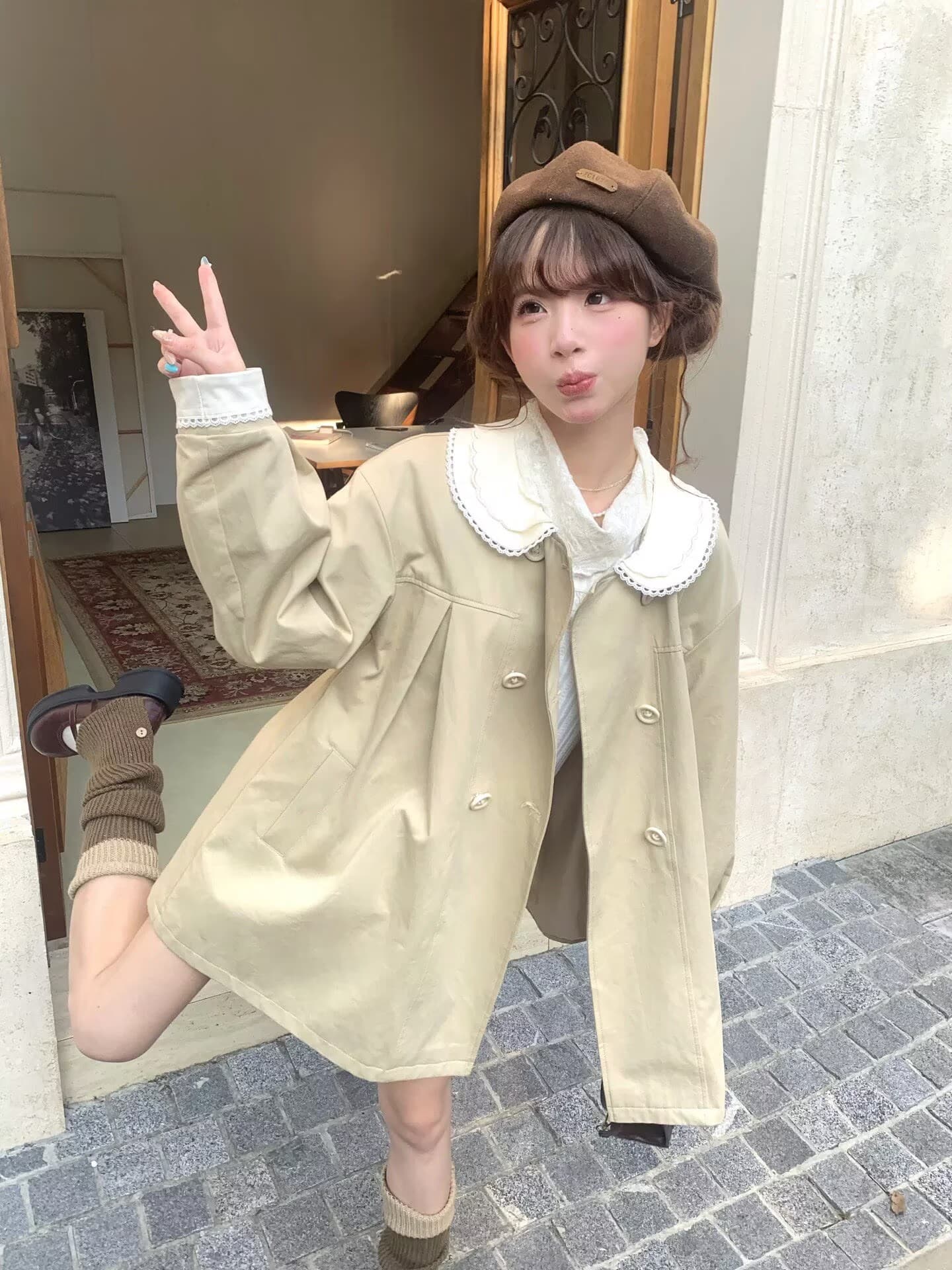 가을의 날 우유 살구 한 부서 소녀 이중층 자수 레이스 베이비 칼라 나비 매듭 한 마디 가을 바람막이 루즈핏 재킷 상세 이미지 2