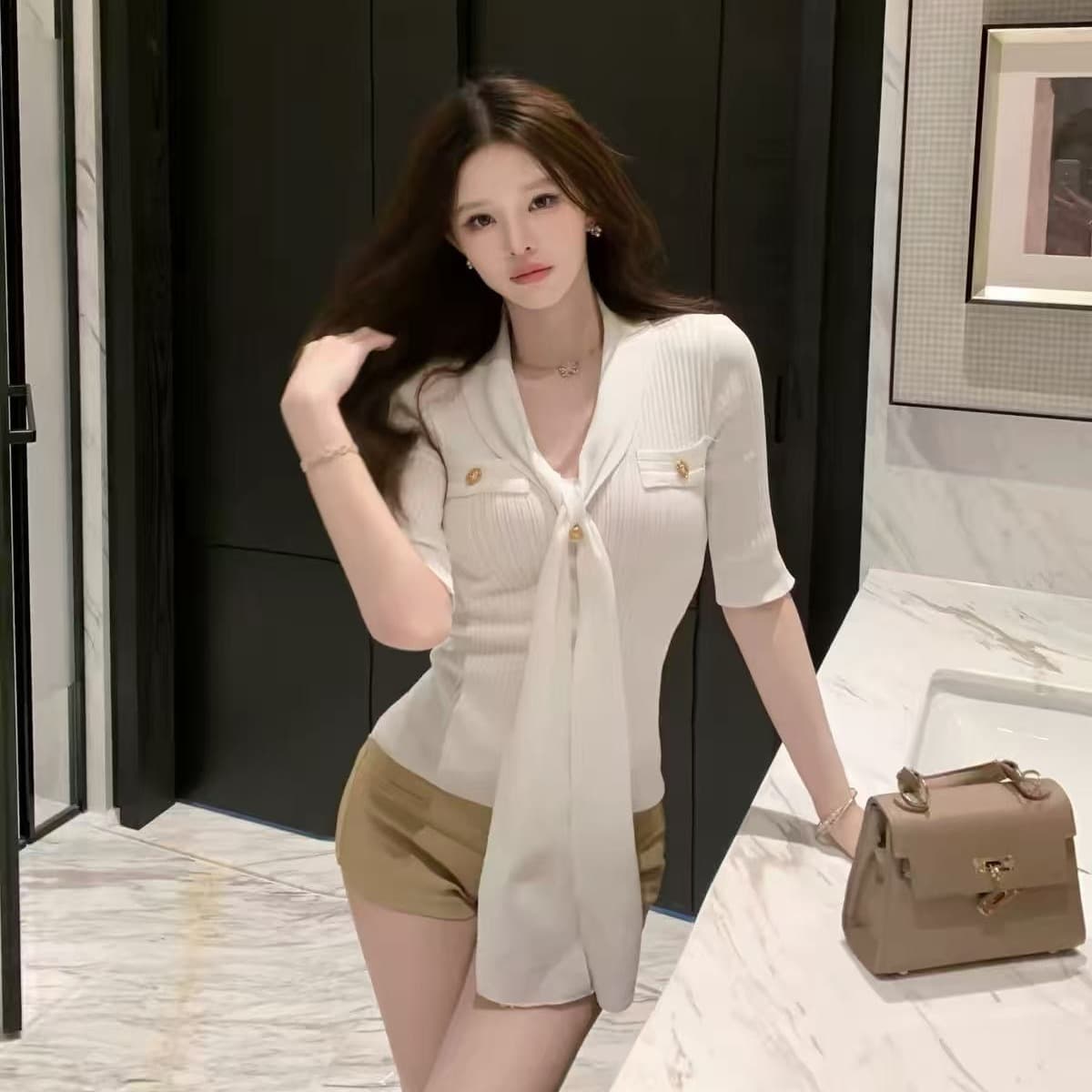 작은 샤넬 스타일 리본 V넥 중간 소매 니트 티셔츠 여성 여름 몸매 가꾸기 슬림해 보이는 기본 셔츠 다용도 긍정적 인 어깨 풀오버 맨위 이미지 5