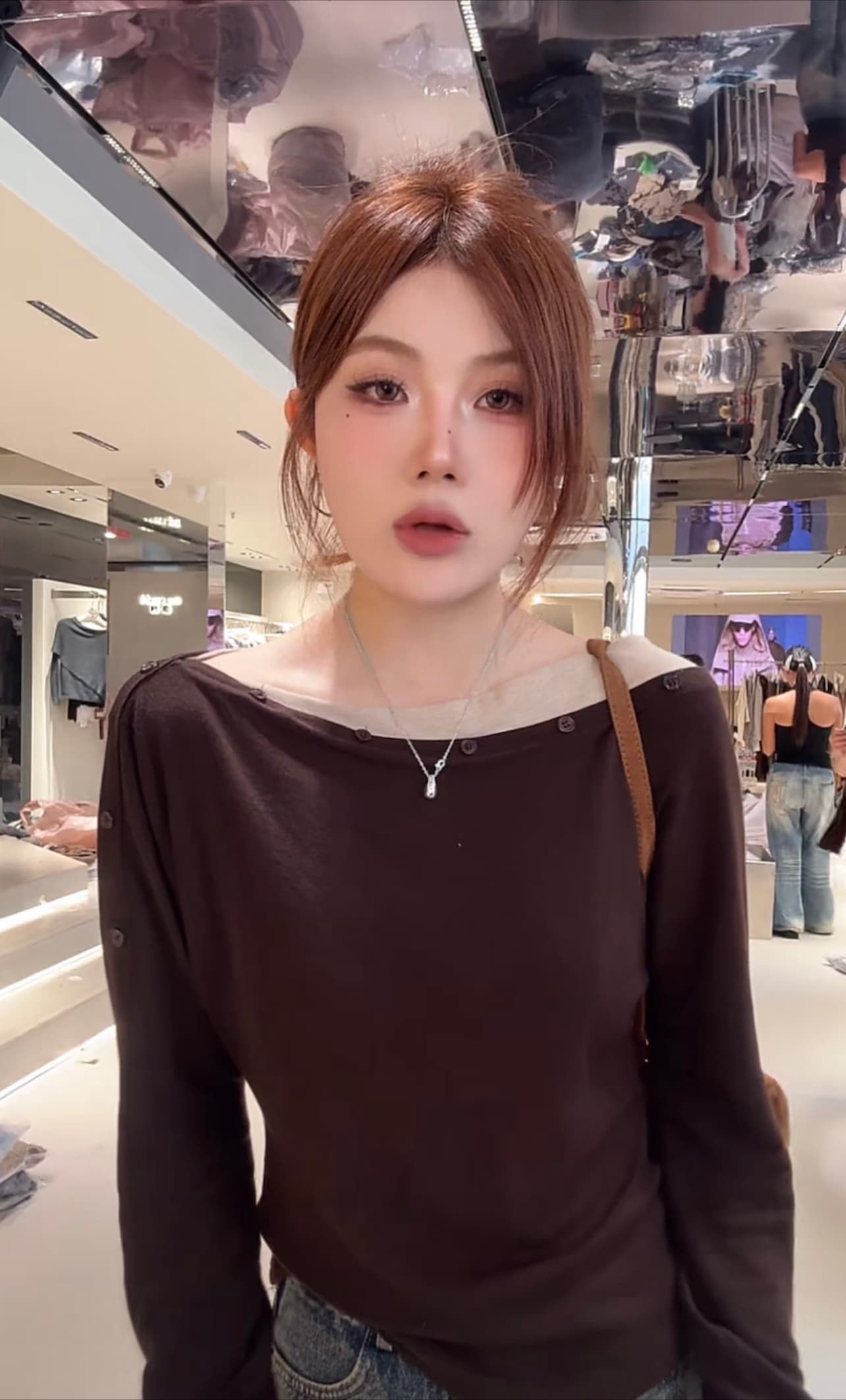 비스듬한 어깨 페이크 레이어드 만나는 여성 이른 가을 맨위 슬림해 보이는 인사이드 가져 가라. 기본 셔츠 상세 이미지 1