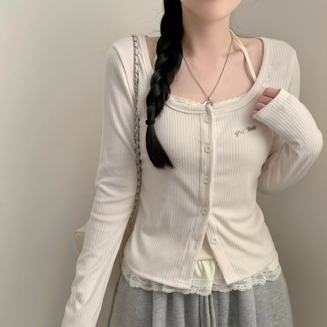 있음 선적 한국 chic 이른 가을 긴팔 페이크 레이어드 행침 목 몸매 가꾸기 패치워크 레이스 레이스 티셔츠 맨위 이미지 4