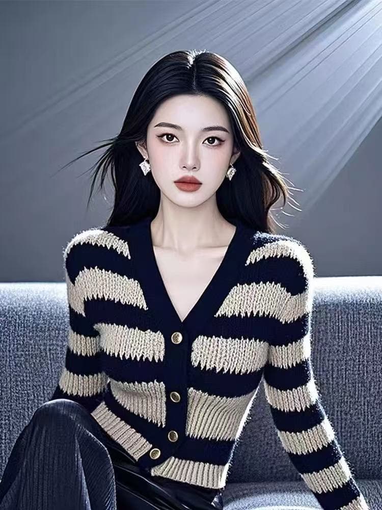배색 V넥 스트라이프 외부 가져 가라. 긴팔 니트 오픈 가디건 여성 2026 가을 겨울철 새로운 작은 샤넬 스타일 고급 센스 맨위 이미지 2