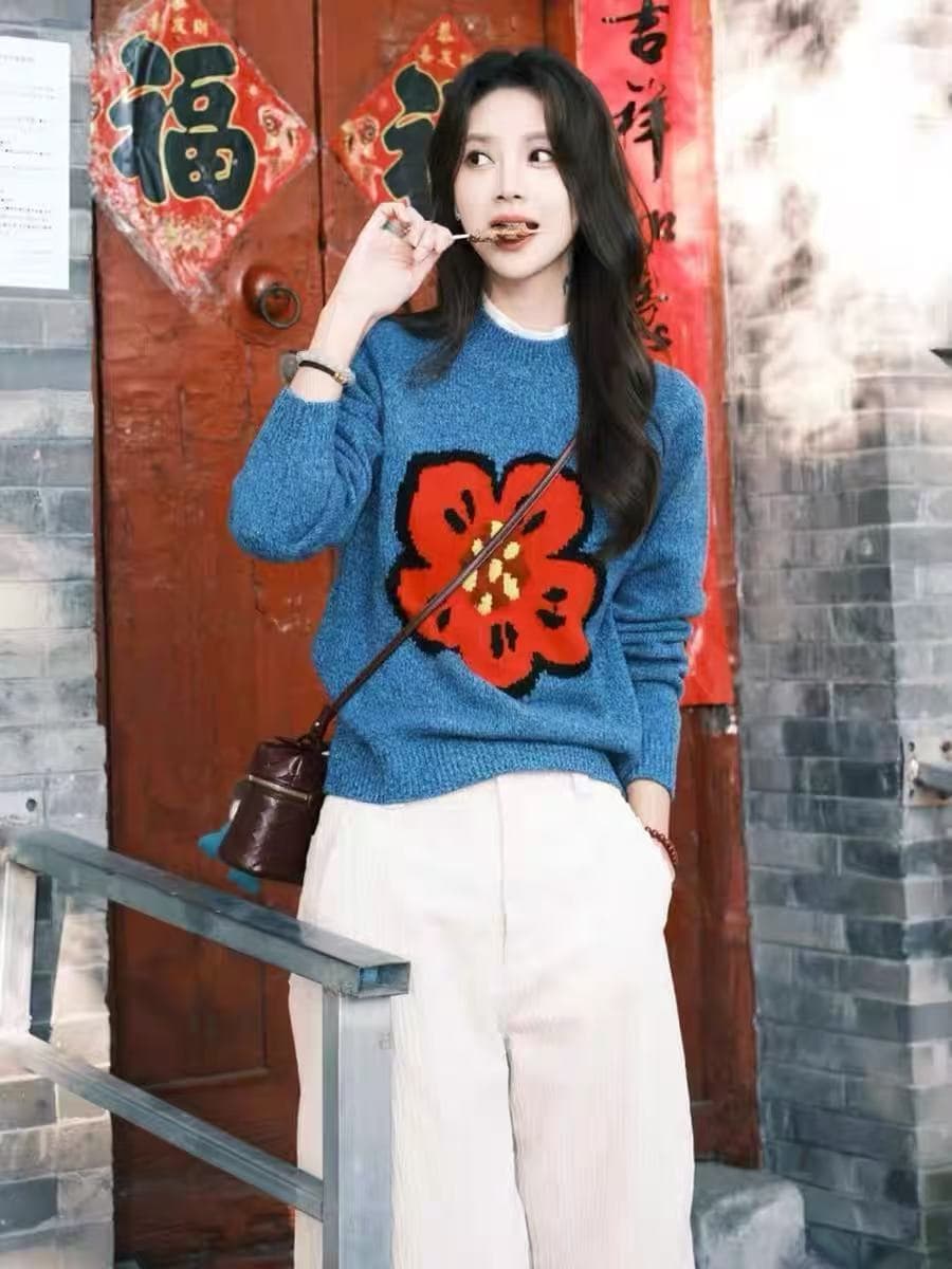 한 부서 도파민 꽃 디자인 센스 파란색 스웨터 여성 겨울 루즈핏 느긋한 고급 센스 부드러운 찹쌀 니트 스웨터 맨위 상세 이미지 4