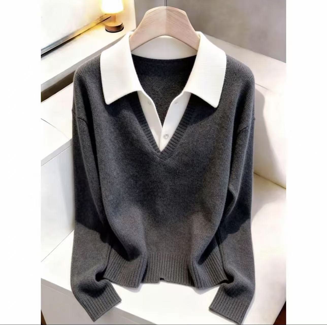 레트로 POLO 칼라 배색 페이크 레이어드 긴팔 스웨터 여자 2026 가을 겨울 새로운 니트 기본 셔츠 몸매 가꾸기 맨위