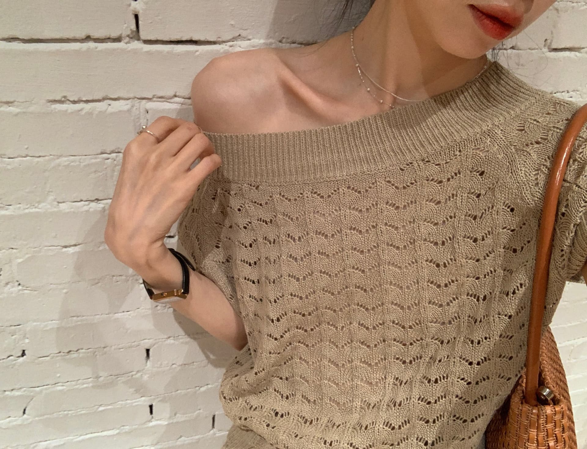 있음 도착 비스듬한 어깨 홀로우 아웃 니트 스웨터 여성 봄 새로운 디자인 센스 부드러운 레이스업 허리 수축 품격 맨위 상세 이미지 10