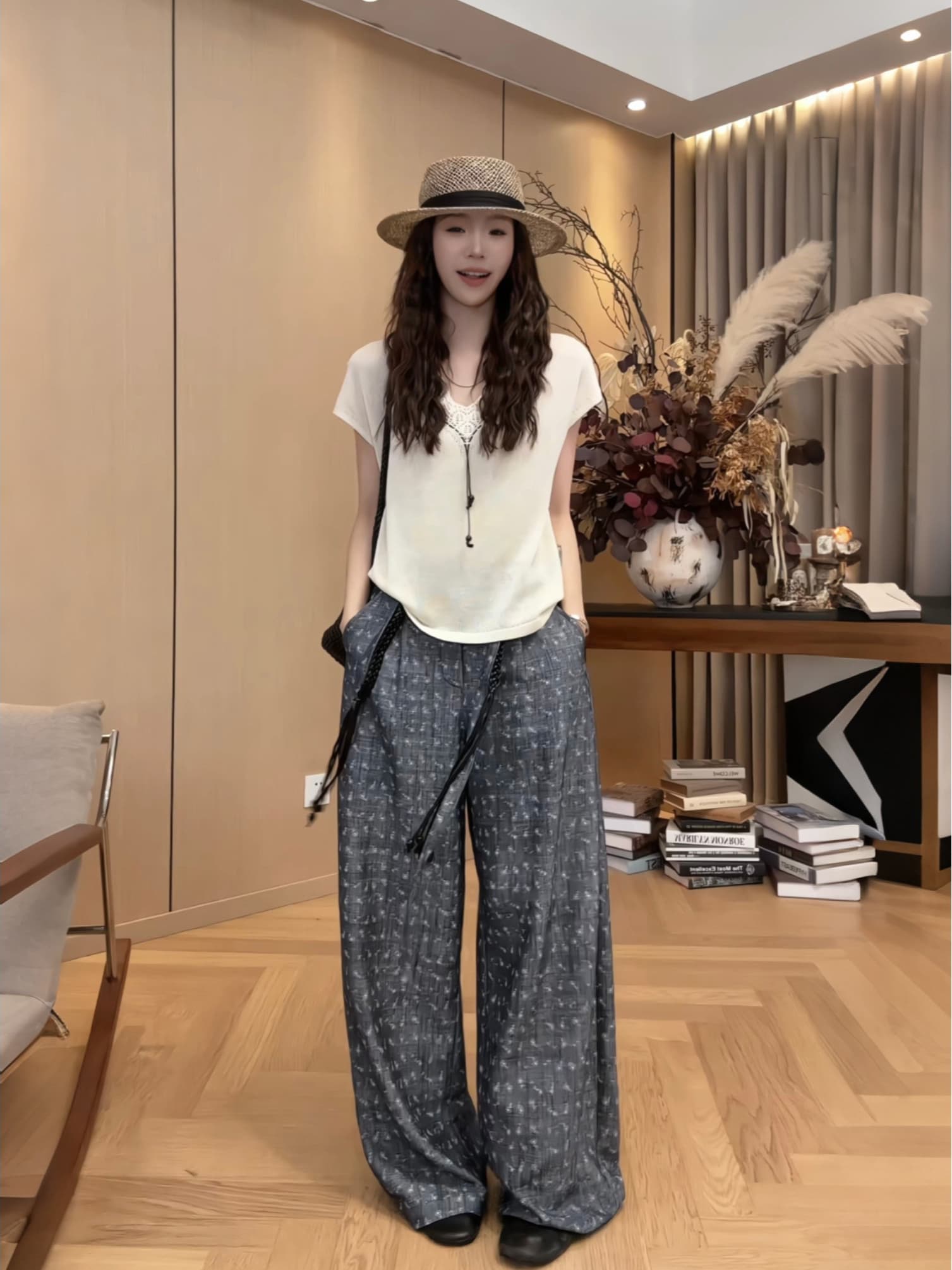 있음 도착 빅 사이즈 chic 비즈 V넥 홀로우 아웃 반팔 티셔츠 여성 여름 지방 mm 슬림해 보이는 표지 고기 고유 한 Chic 이미지 5