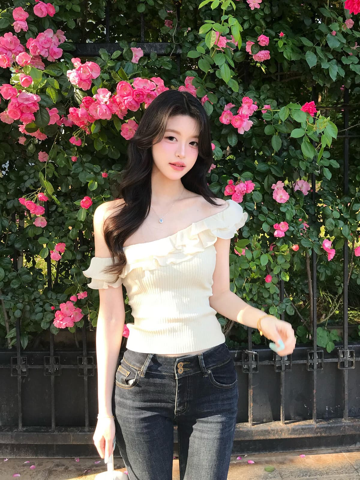 있음 도착 핫걸 비스듬한 어깨 니트 캐미솔 여름 프릴 몸매 가꾸기 슬림해 보이는 쇼트 스타일 맨위 여성 여름 이미지 2