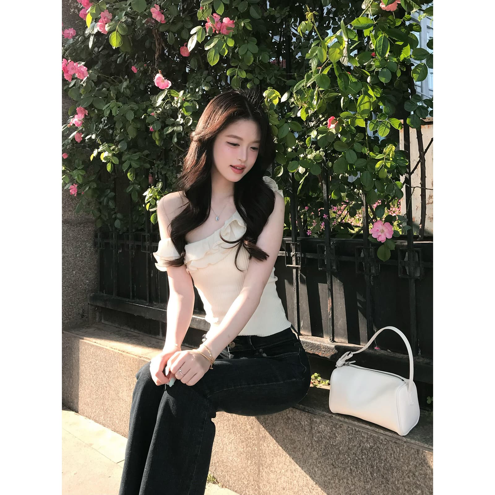 있음 도착 핫걸 비스듬한 어깨 니트 캐미솔 여름 프릴 몸매 가꾸기 슬림해 보이는 쇼트 스타일 맨위 여성 여름 상세 이미지 1