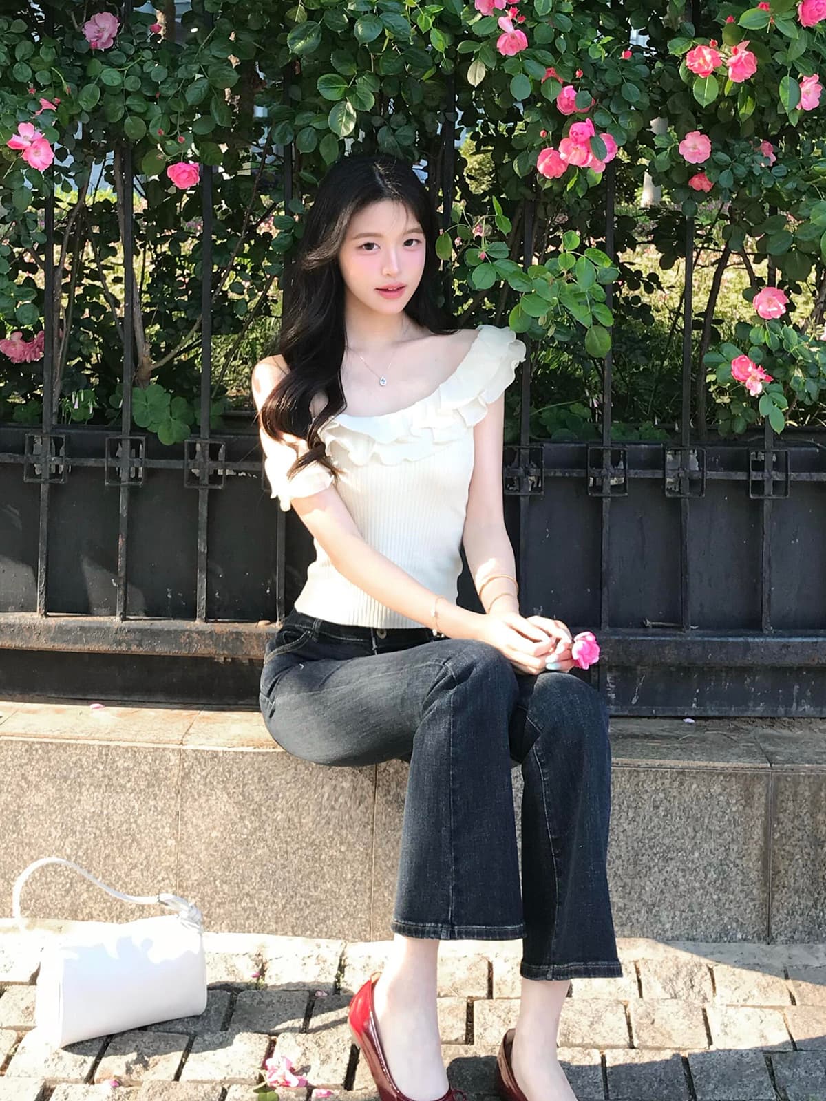 있음 도착 핫걸 비스듬한 어깨 니트 캐미솔 여름 프릴 몸매 가꾸기 슬림해 보이는 쇼트 스타일 맨위 여성 여름 상세 이미지 4