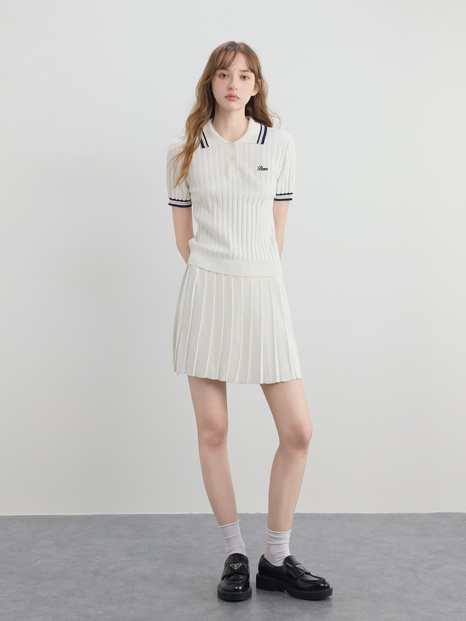 있음 도착 미니멀리즘 자수 POLO 칼라 니트 반팔 티셔츠 여성 여름 새로운 학원 스타일 캐주얼 투피스 세트 상세 이미지 11