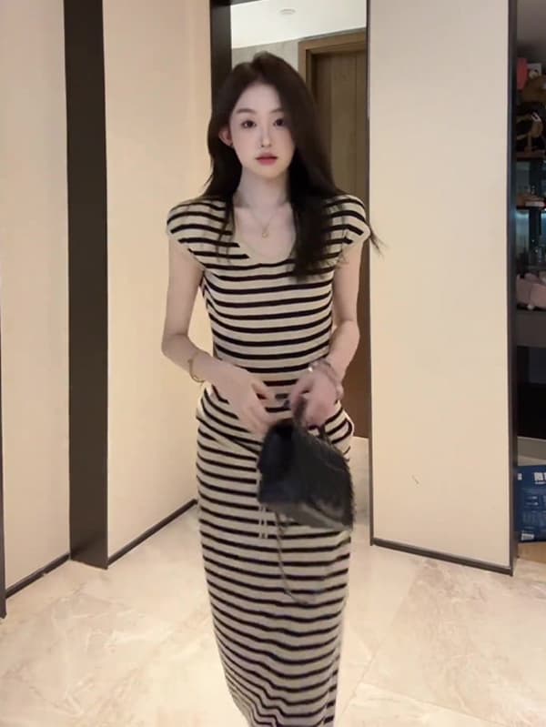 있음 도착 카드 천 이상한 Connaught 라이 경기 서울 주간 실크 캐주얼 미니멀리즘 느긋한 바람 스트라이프 u 칼라 반팔 두 조각 여성 세트 상세 이미지 7
