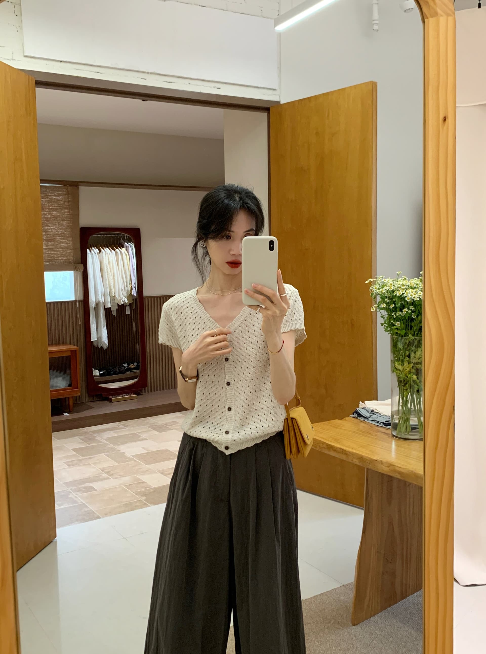 있음 도착 홀로우 아웃 V넥 반팔 니트 오픈 가디건 여성 여름 얇은 스타일 디자인 센스 작은 대중 고유 한 Chic 맨위 상세 이미지 6