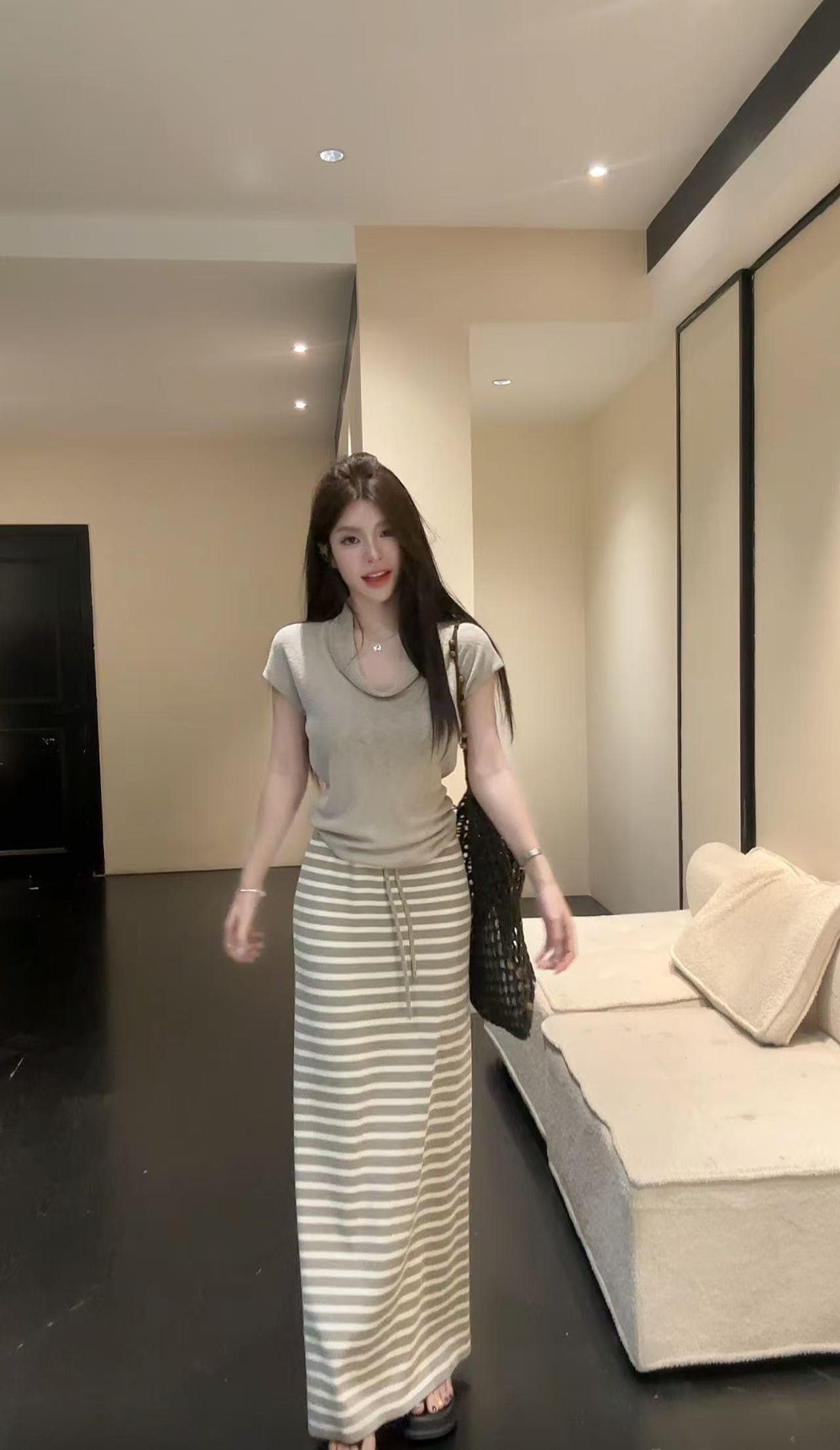 huihui 순수한 욕망 핫걸 한국 스타일 흔들다 칼라 반팔 티셔츠 하이웨이스트 스트라이프 반신 치마 세트 l0657 상세 이미지 12
