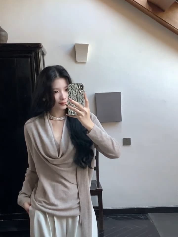 있음 도착 다양한 착용 법 프랑스식 십자가 니트 맨위 품격 부드러운 밴딩 신축성 다용도 여성 가을 상세 이미지 4