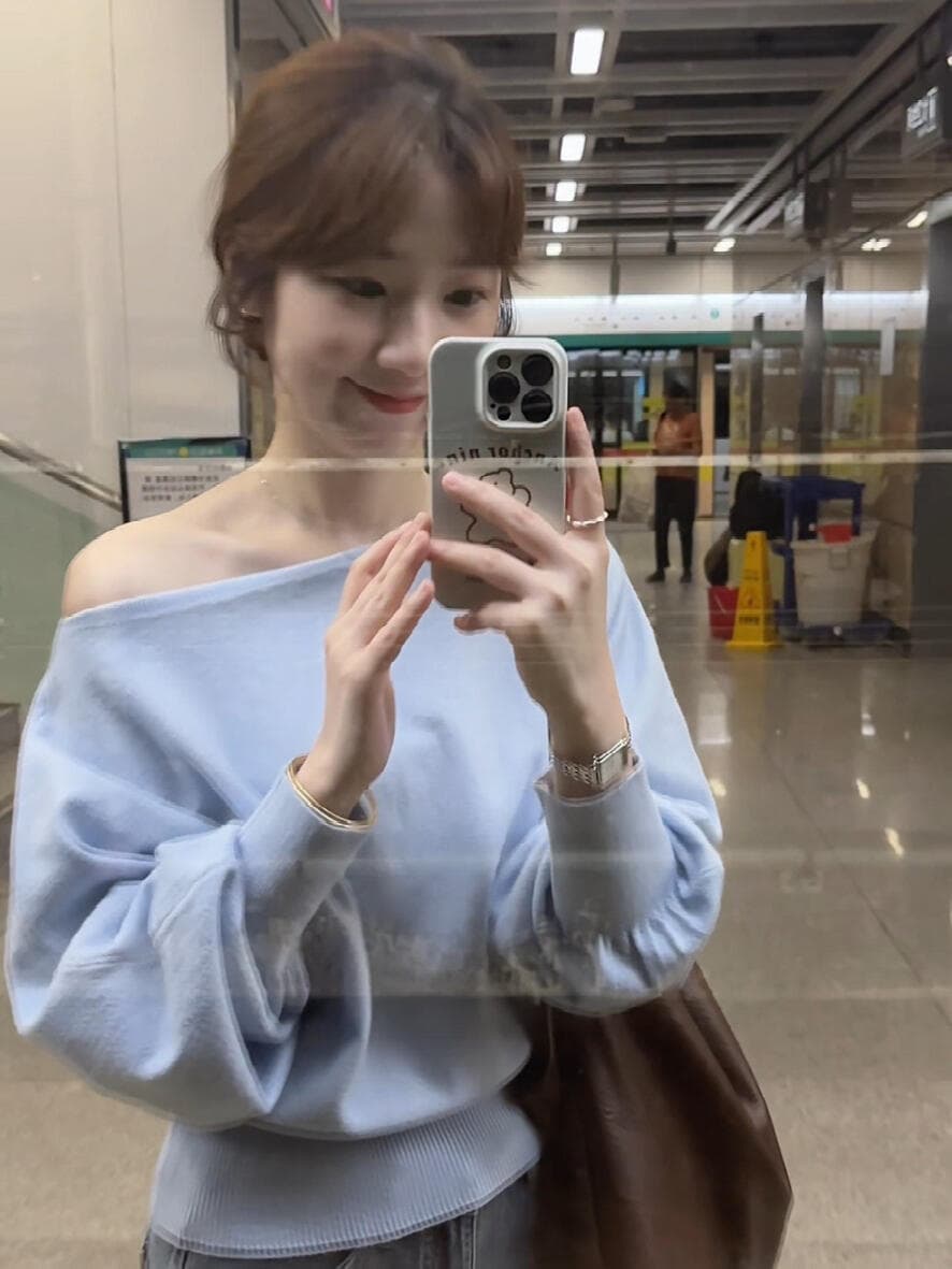 있음 도착 프랑스식 하늘색 오프숄더 니트 긴 소매 맨위 여성 봄 디자인 센스 외부 가져 가라. 얇은 스타일 이미지 2