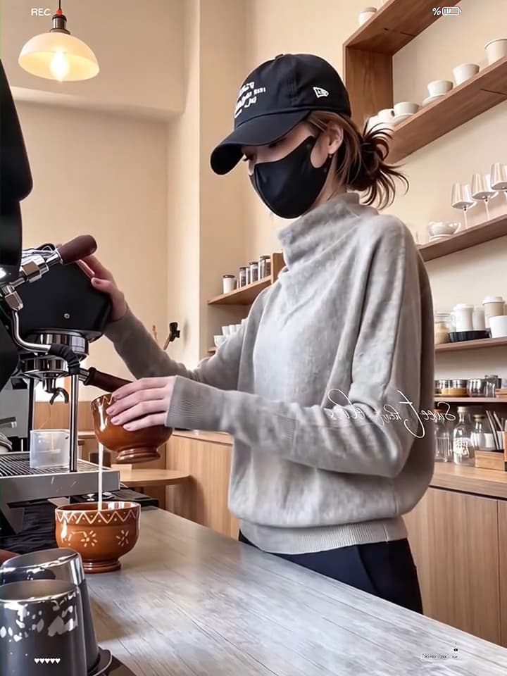 있음 도착 회색 반하이넥 배트윙 소매 풀오버 스웨터 여자 가을 디자인 센스 루즈핏 맨위 상세 이미지 6