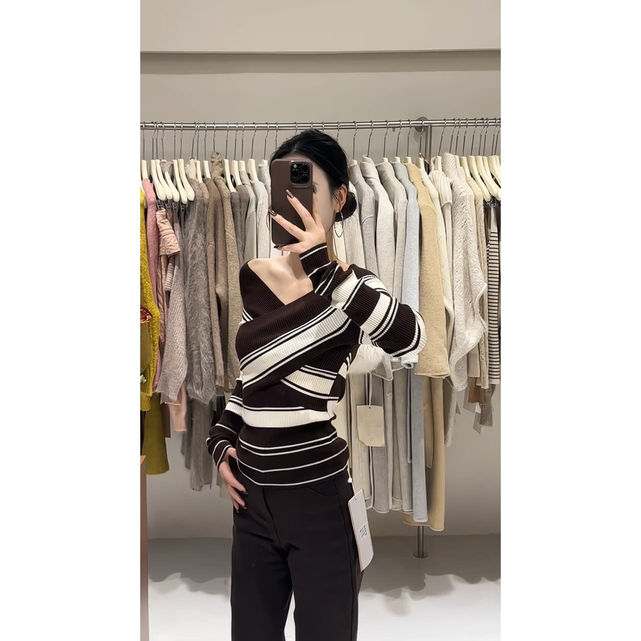 있음 도착 이른 가을 프랑스식 십자가 V넥 몸매 가꾸기 스트라이프 니트 스웨터 오프숄더 스웨터 몸매 가꾸기 맨위 여성 상세 이미지 4