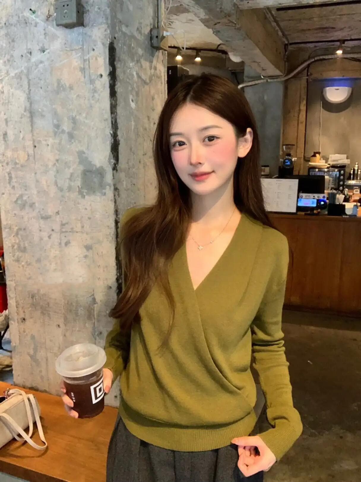있음 도착 프랑스식 십자가 V넥 여성 가을 겨울철 인사이드 가져 가라. 루즈핏 스웨터 디자인 센스 몸매 가꾸기 니트 기본 셔츠 이미지 4