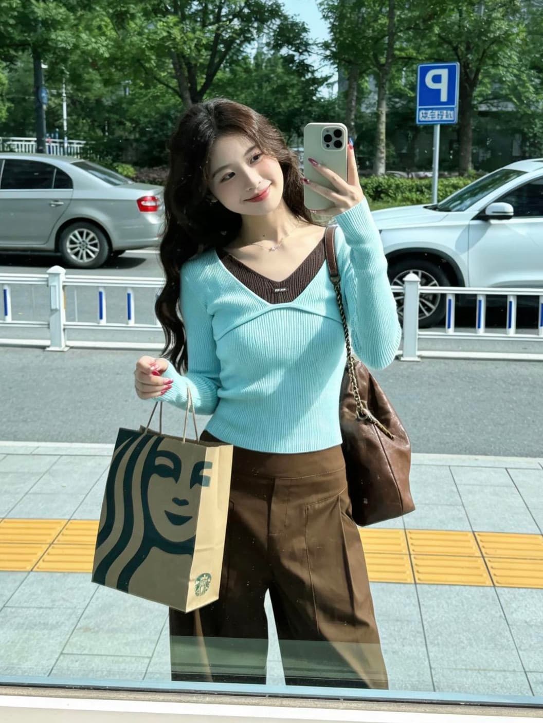 있음 도착 가을 한 부서 얇은 색상 V넥 쇼트 스타일 니트 스웨터 여성 2026 품질 허리 수축 몸매 가꾸기 긴팔 맨위 상세 이미지 1