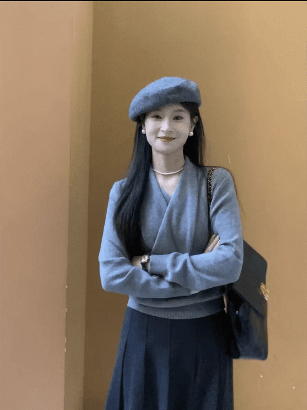 있음 도착 십자가 V넥 긴팔 니트 기본 셔츠 여성 가을 겨울 디자인 센스 아름다운 인사이드 가져 가라. 쇼트 스타일 작은 맨위 이미지 4