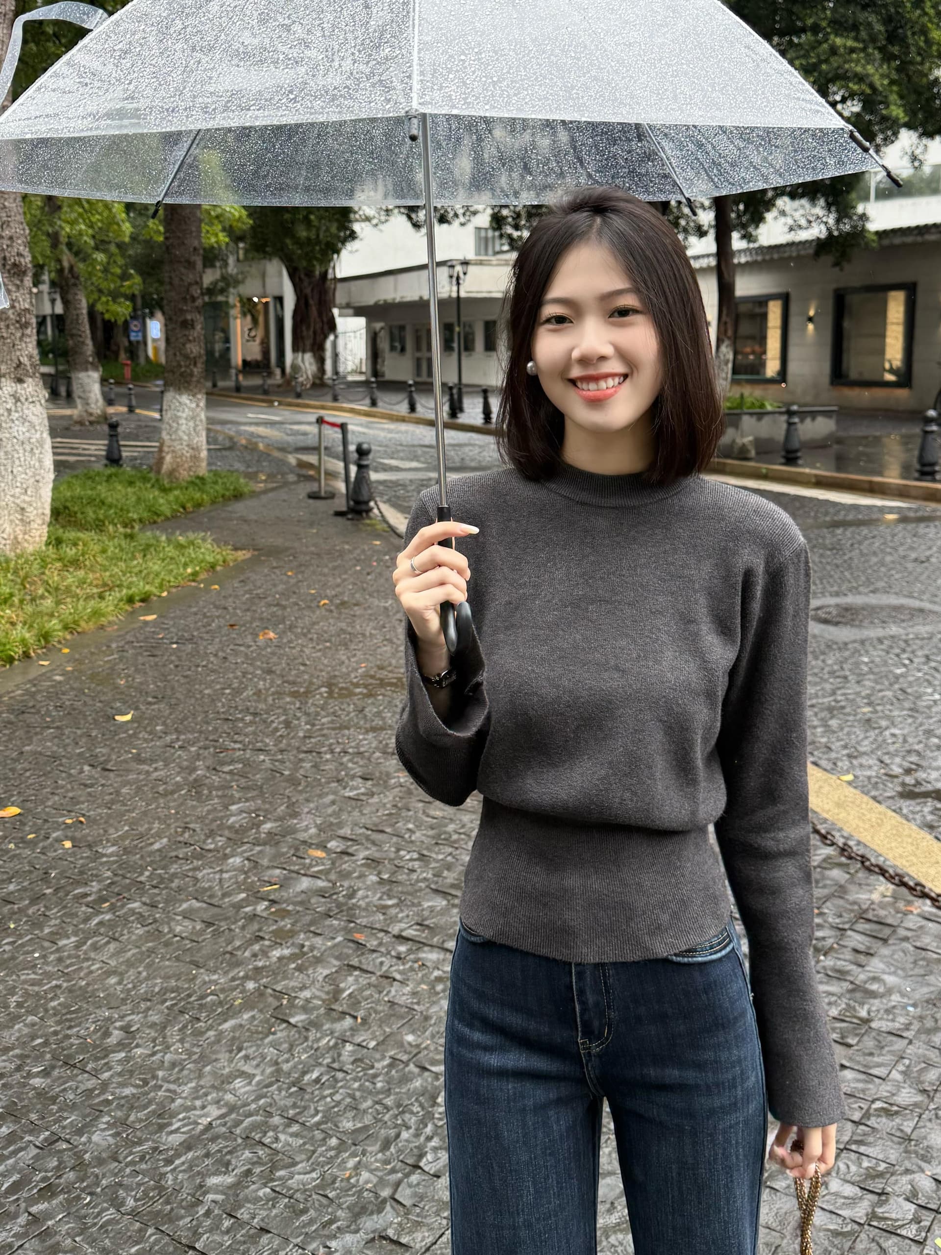 있음 도착 겨울 품격 반하이넥 나팔 소매 니트 스웨터 여성 가을 겨울 허리 수축 슬림해 보이는 긴팔 기본 셔츠 여성 이미지 4