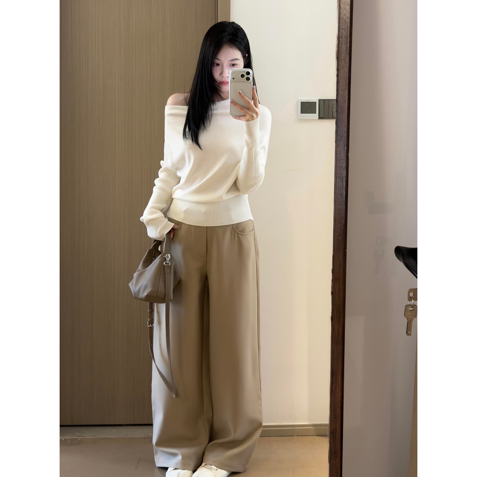 있음 도착 부드러운 지능 자매 오프숄더 비스듬한 어깨 흔들다 칼라 기타 착용 법 풀오버 느긋한 슬림해 보이는 니트 스웨터 상세 이미지 3