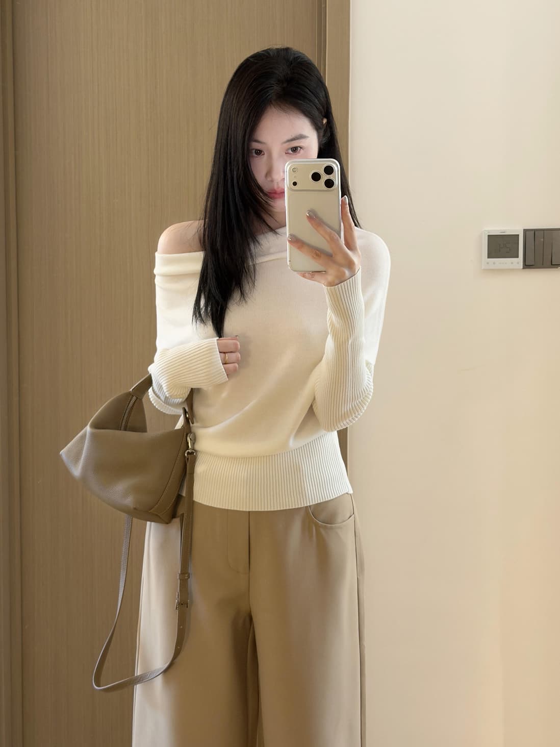 있음 도착 부드러운 지능 자매 오프숄더 비스듬한 어깨 흔들다 칼라 기타 착용 법 풀오버 느긋한 슬림해 보이는 니트 스웨터 상세 이미지 4