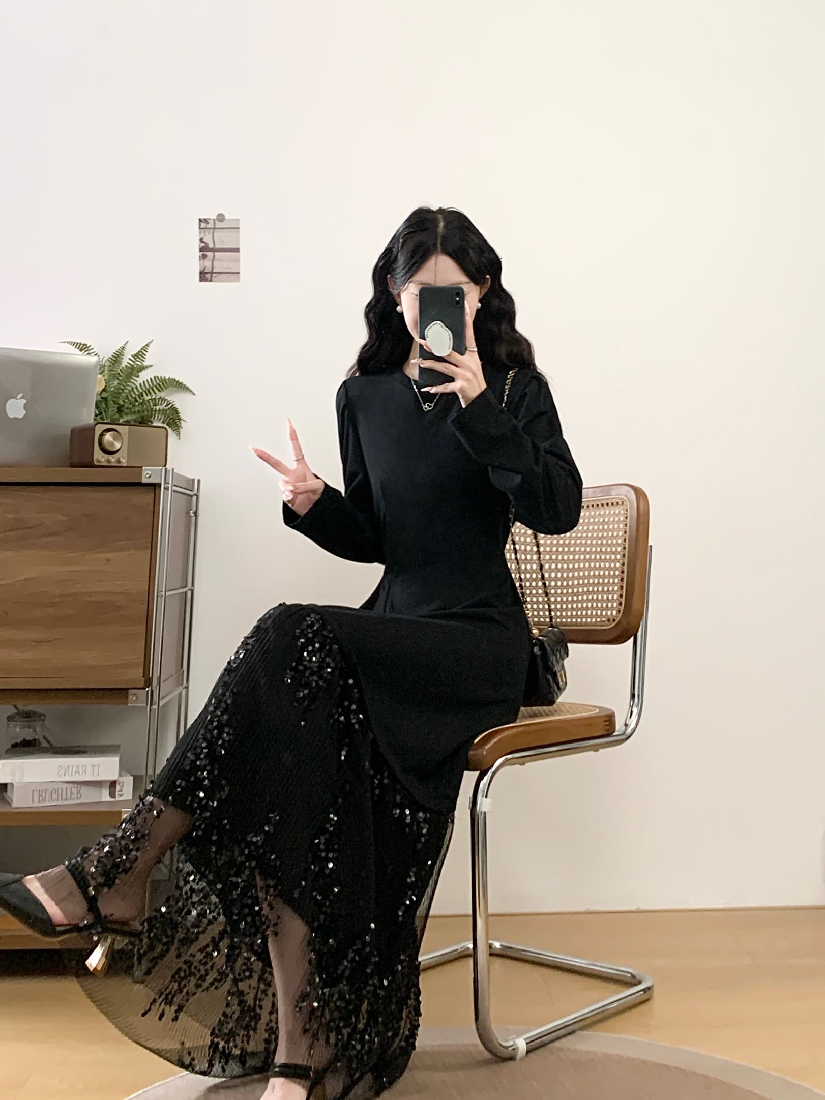 빅 사이즈 여성 의류 실사 2026 가을 새로운 품격 허리 수축 슬림해 보이는 불규칙 패치워크 스팽글 망사 드레스 상세 이미지 12