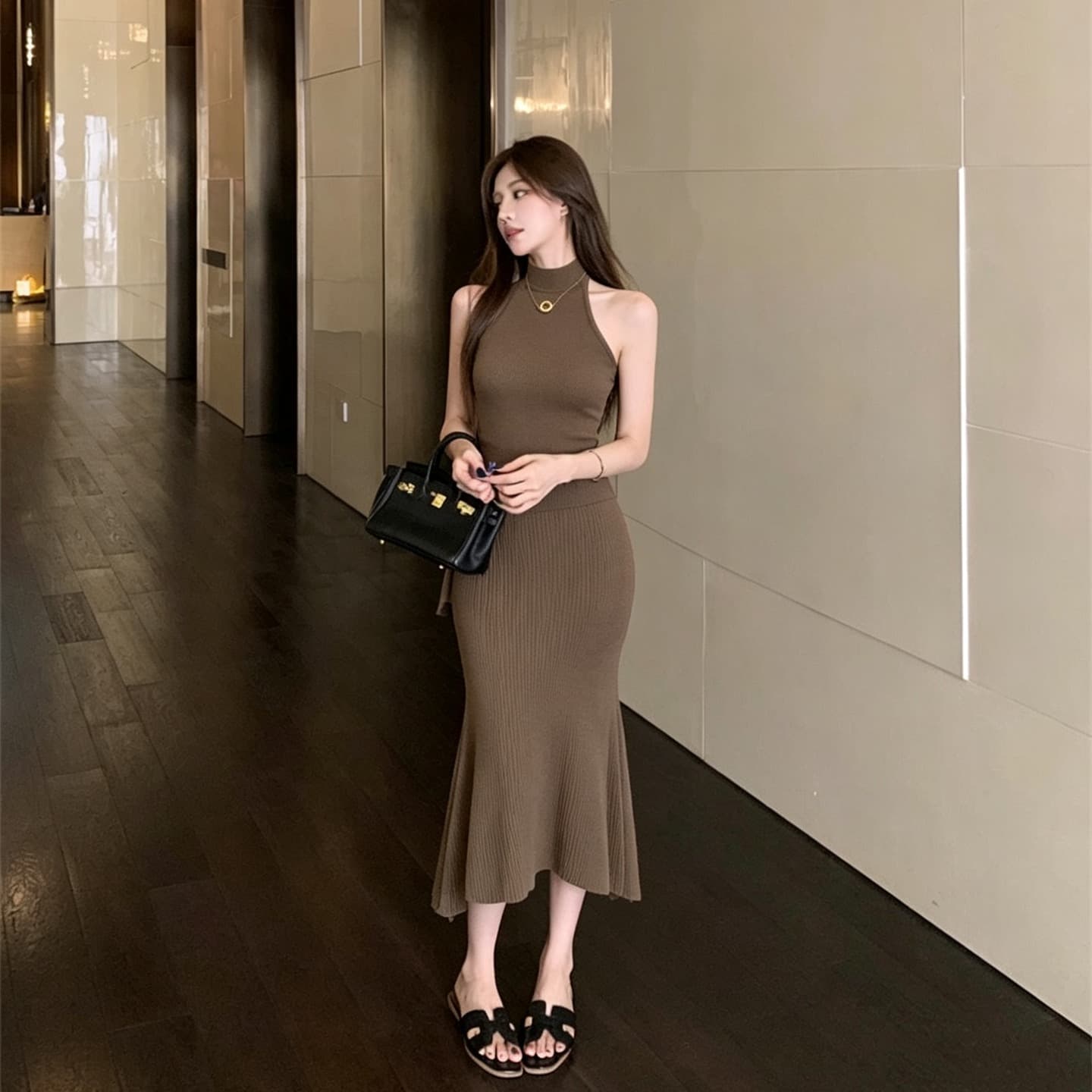 실사 정가 커피 색상 빛 요리 한 레트로 스타일 몸매 가꾸기 행침 목 니트 맨위 타이트 스커트 인어 꼬리 반신 스커트 세트 이미지 5