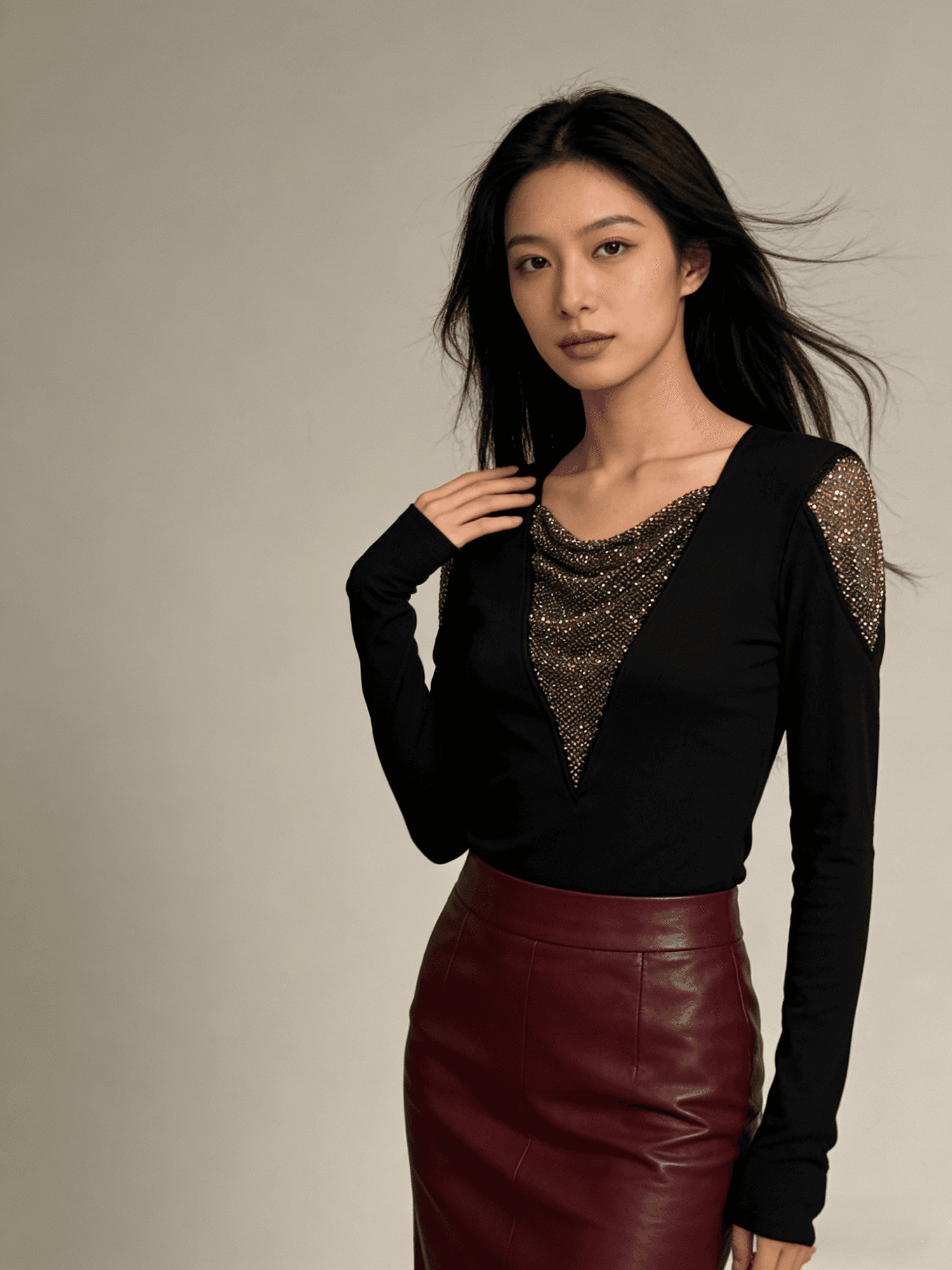 봄 새로운 Chic V넥 다이아몬드 세팅 몸매 가꾸기 슬림해 보이는 디자인 센스 빛 럭셔리 여성 셔츠 티셔츠 패션 작은 셔츠 m-3xl 상세 이미지 5
