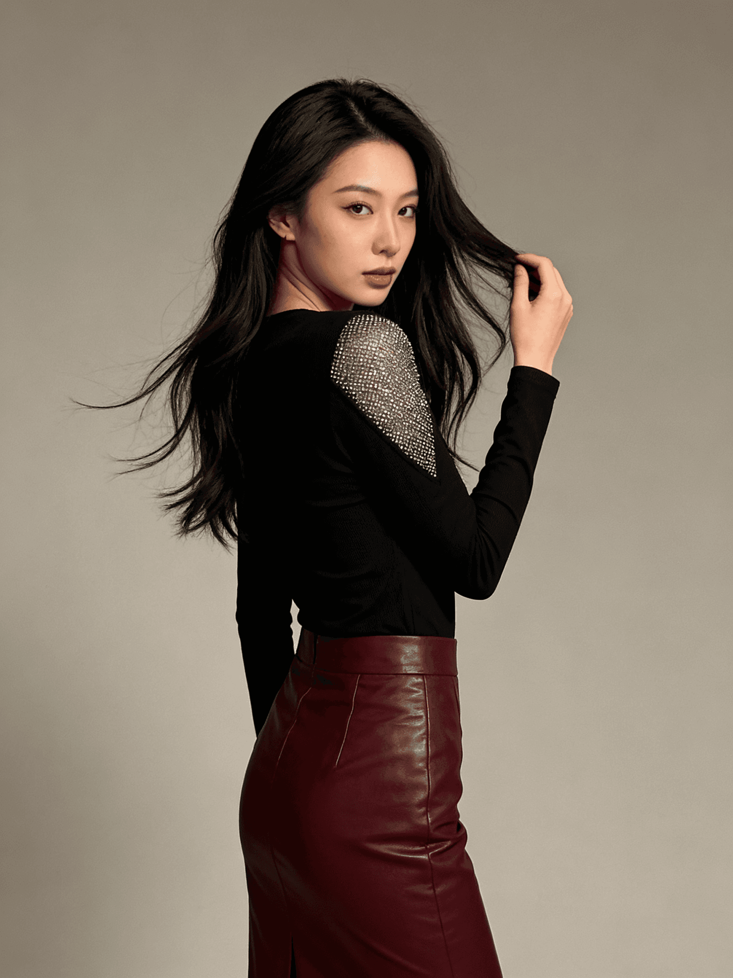 봄 새로운 Chic V넥 다이아몬드 세팅 몸매 가꾸기 슬림해 보이는 디자인 센스 빛 럭셔리 여성 셔츠 티셔츠 패션 작은 셔츠 m-3xl 상세 이미지 11