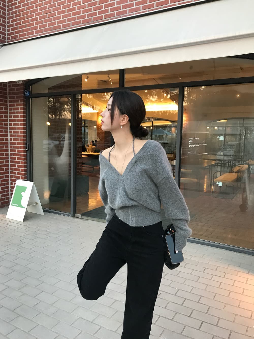 재고 있음 chic 한국 작은 대중 디자인 센스 미니멀리즘 V넥 빛 요리 한 다용도 행침 목 둘 착용 오프숄더 니트 스웨터 여성 상세 이미지 18