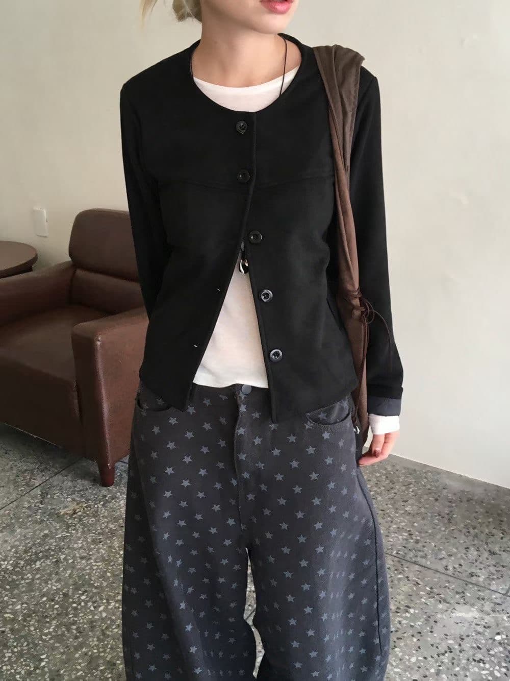 있음 밖으로 2026 한국 동대문 가을 겨울 작은 대중 다용도 레트로 디자인 센스 스웨이드 원단 슬림해 보이는 재킷 상세 이미지 9