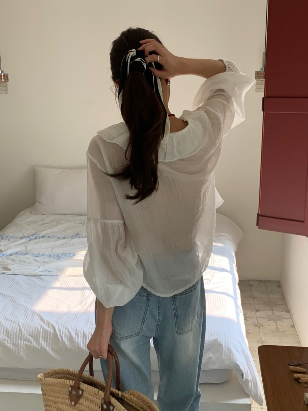 재고 있음 chic 프랑스식 V넥 스트랩 프릴 루즈핏 셔츠 자외선 차단 긴팔 맨위 상세 이미지 2