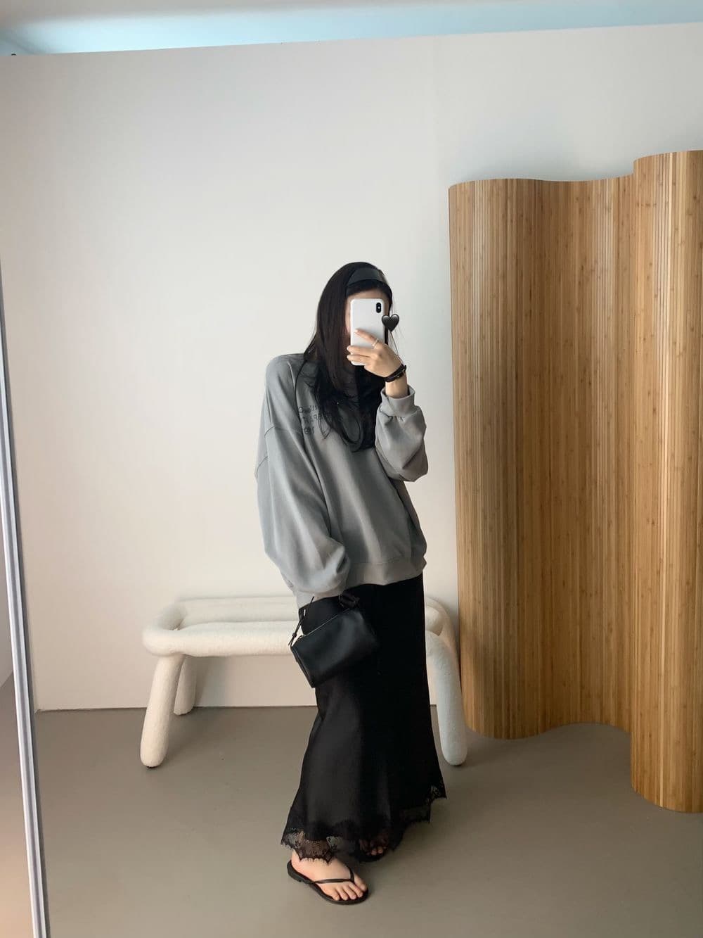 재고 있음 chic 스트레이트 레이스 조각 새틴 반신 스커트 상세 이미지 20