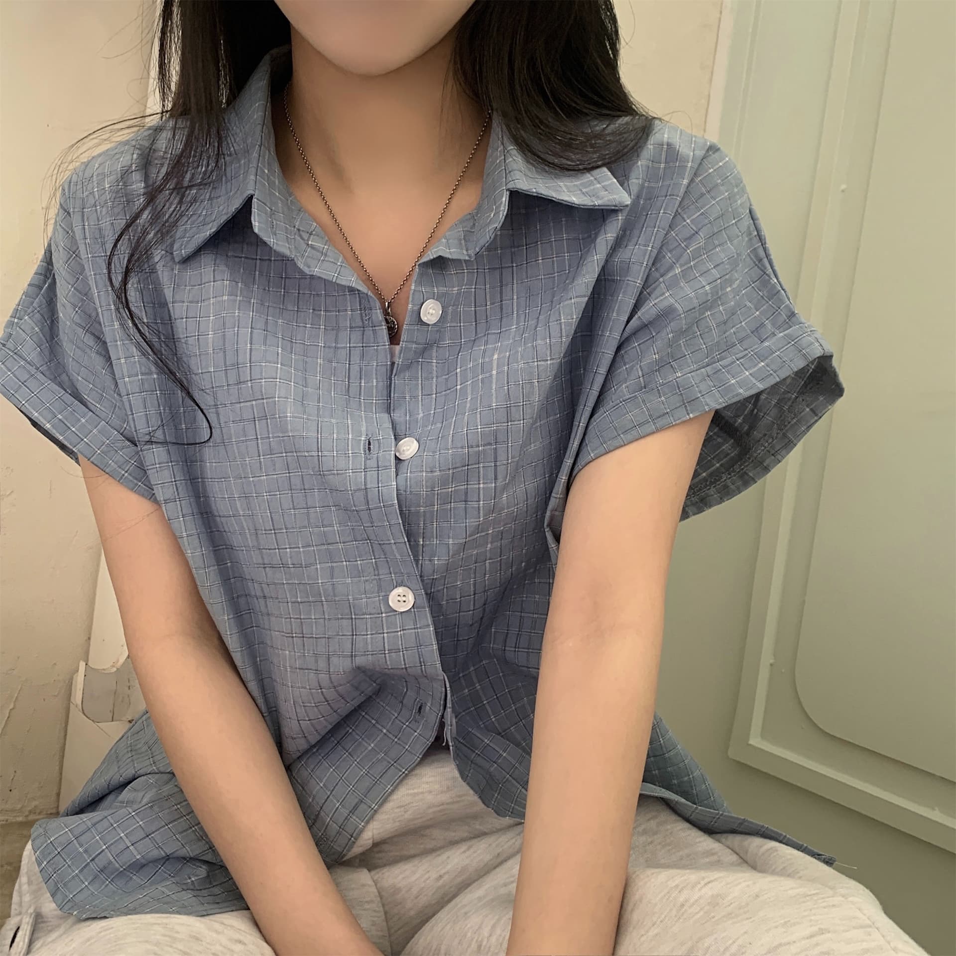 재고 있음 chic 레트로 배색 체크무늬 반팔 폴로 칼라 싱글 줄 버튼 셔츠 루즈핏 캐주얼 맨위 여성 상세 이미지 3