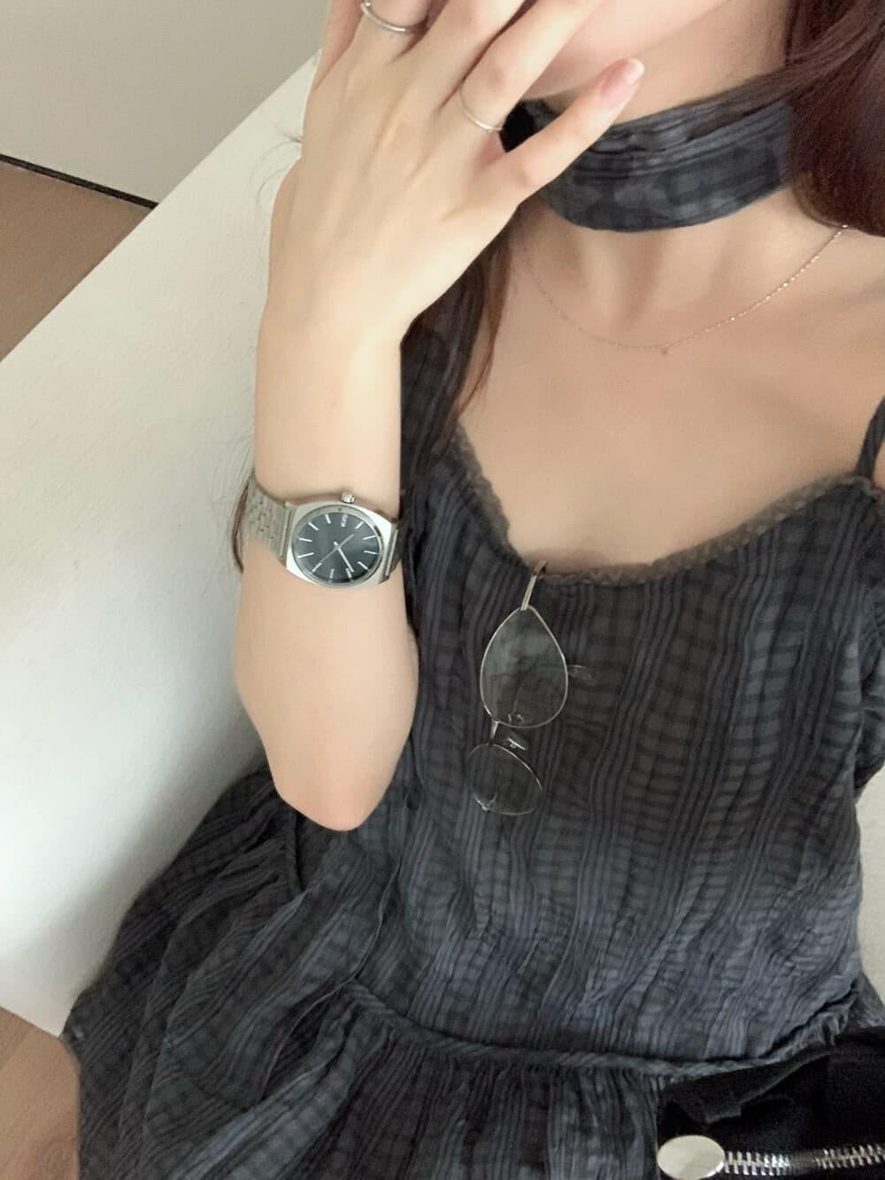 chic 한 여성 분위기 센스 우아한 질감 압력 주름 체크무늬 슬립 드레스 경기 리본 상세 이미지 3