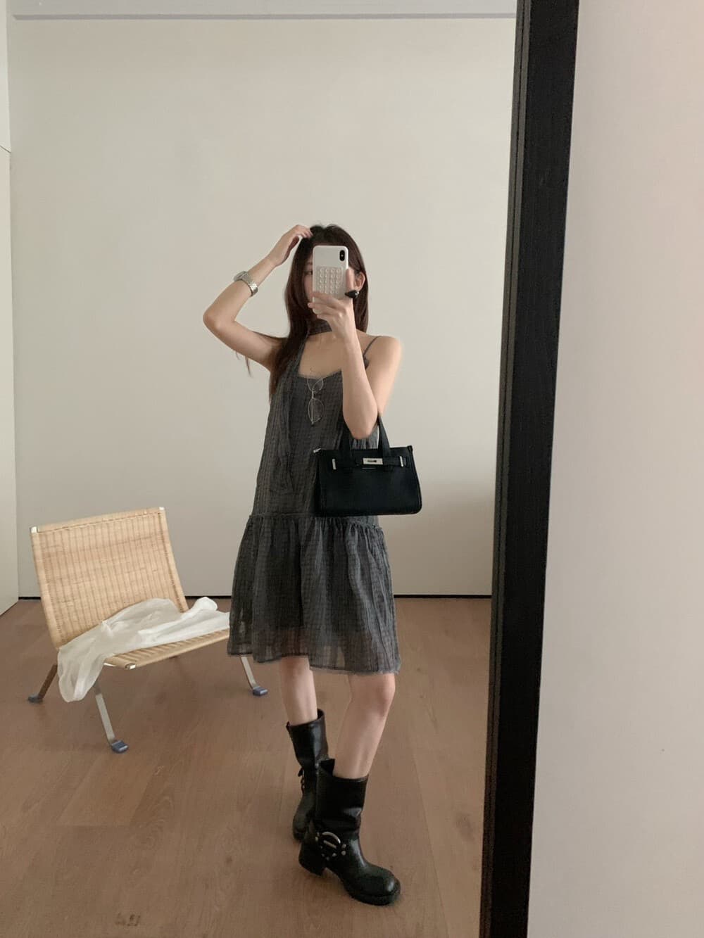 chic 한 여성 분위기 센스 우아한 질감 압력 주름 체크무늬 슬립 드레스 경기 리본 상세 이미지 4