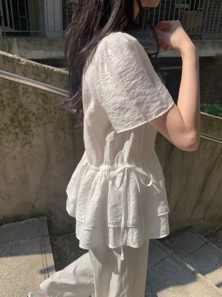 재고 있음 한국 ins 라운드 넥 주름 거품 소매 이중층 프릴 셔츠 상세 이미지 3