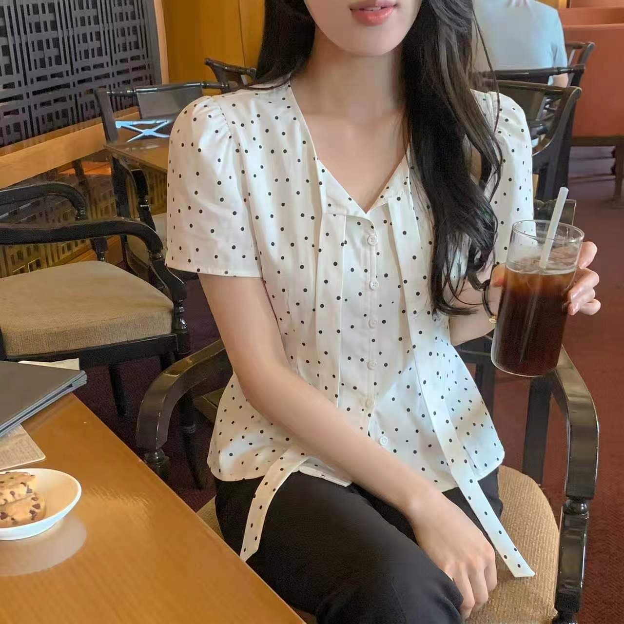 재고 있음 한국 동대문 2026 새로운 한국 스타일 쉬폰 도트 무늬 레이스업 맨위 블라우스 상세 이미지 1