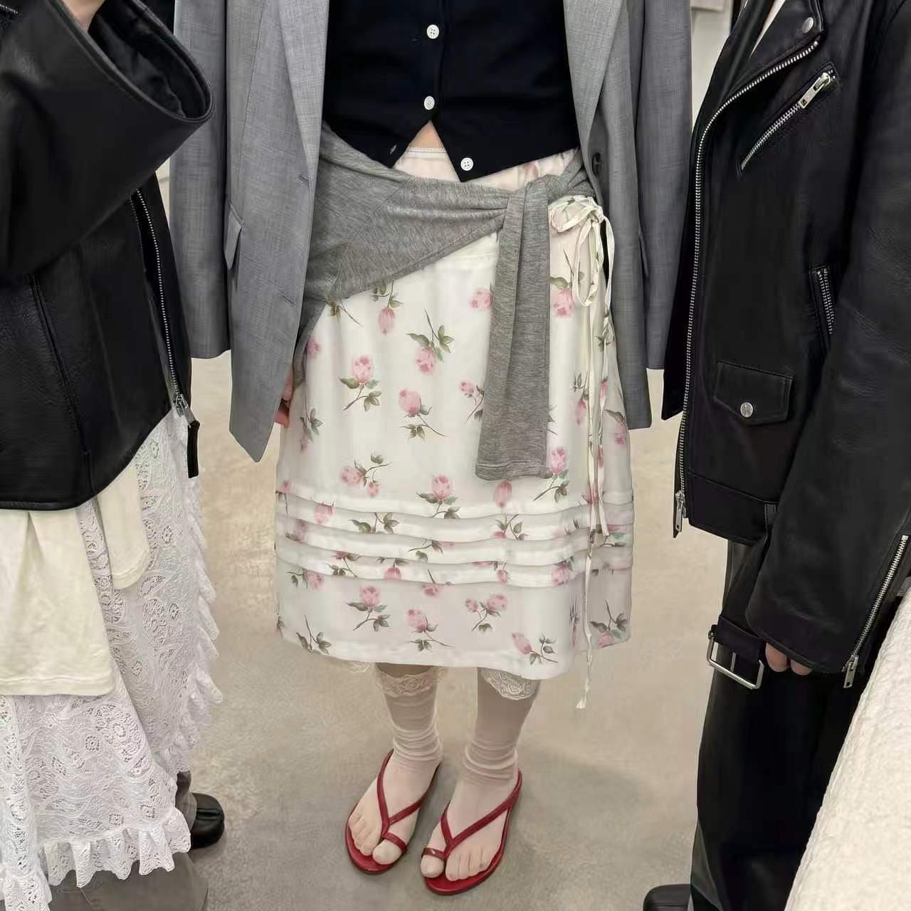 재고 있음 한국 작은 대중 품격 레트로 우아함 부드러운 꽃무늬 플리츠 디자인 센스 측면 레이스업 반신 스커트 여성 상세 이미지 3